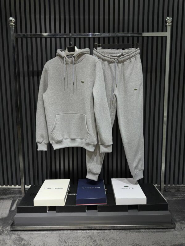 IMG-20251003-WA0113 Lacoste ust-asak